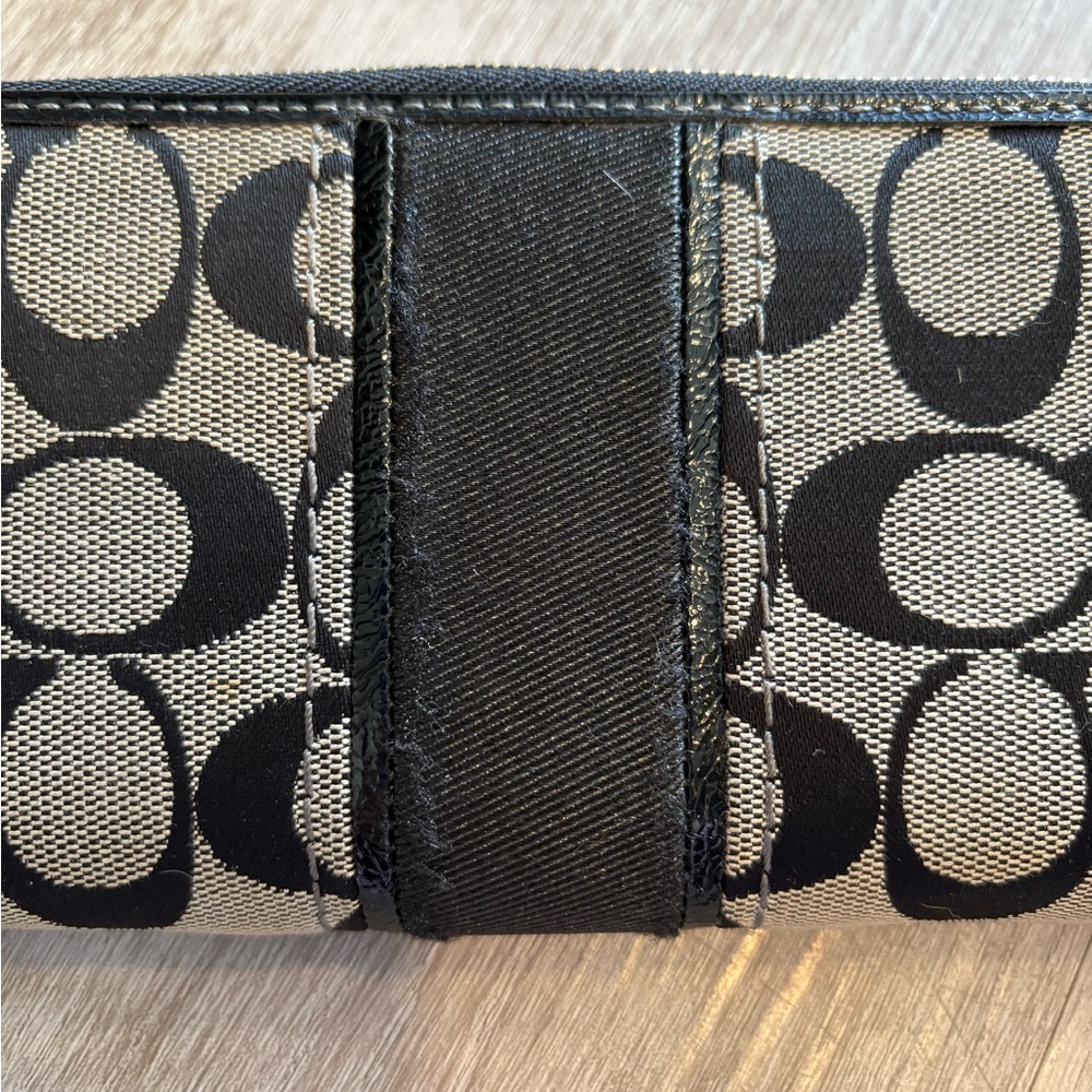 Coach Wallet - Picture 10 of 10